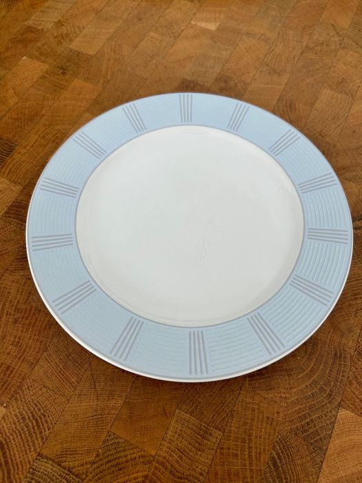 Serviço de prato e copo.