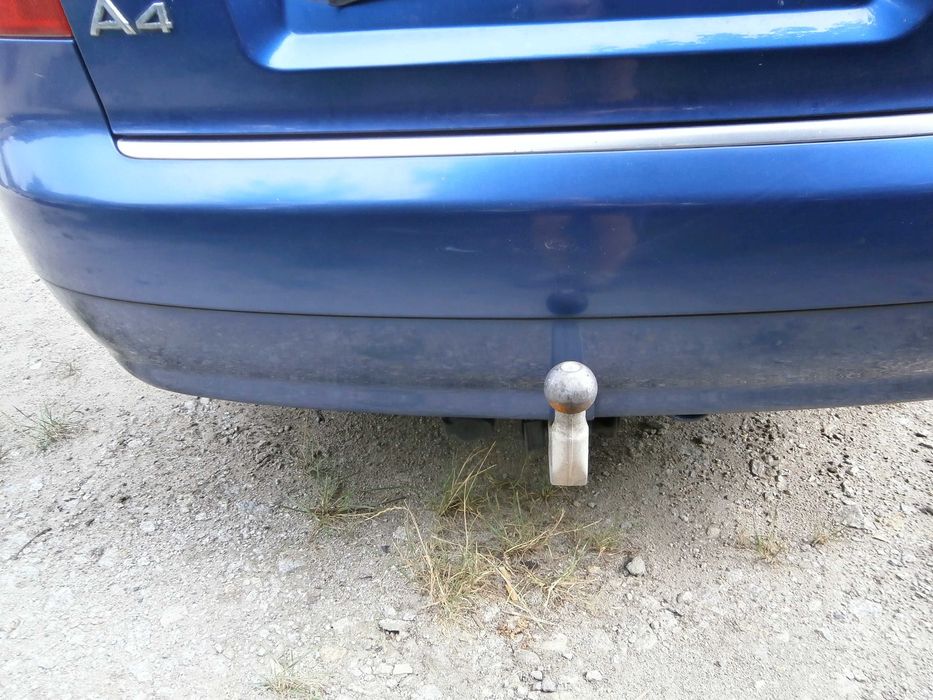 audi A4 B6 sedan zderzak tył tylni niebieski LZ5C