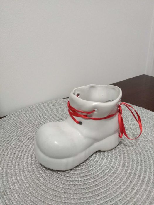 Ozdobny bucik ceramiczny