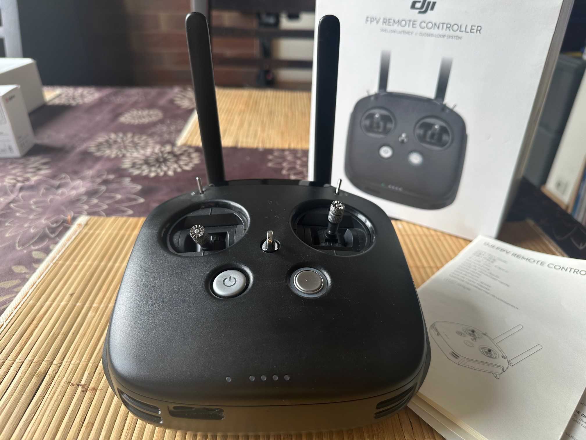 Radio do drona: DJI Remote Controller (v1)