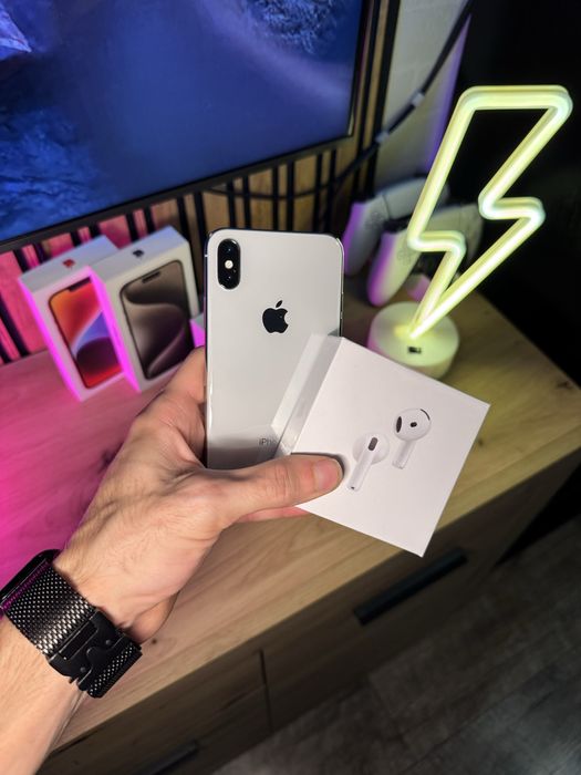 iPhone X 64 Gb + AirPods 4 у подарунок!