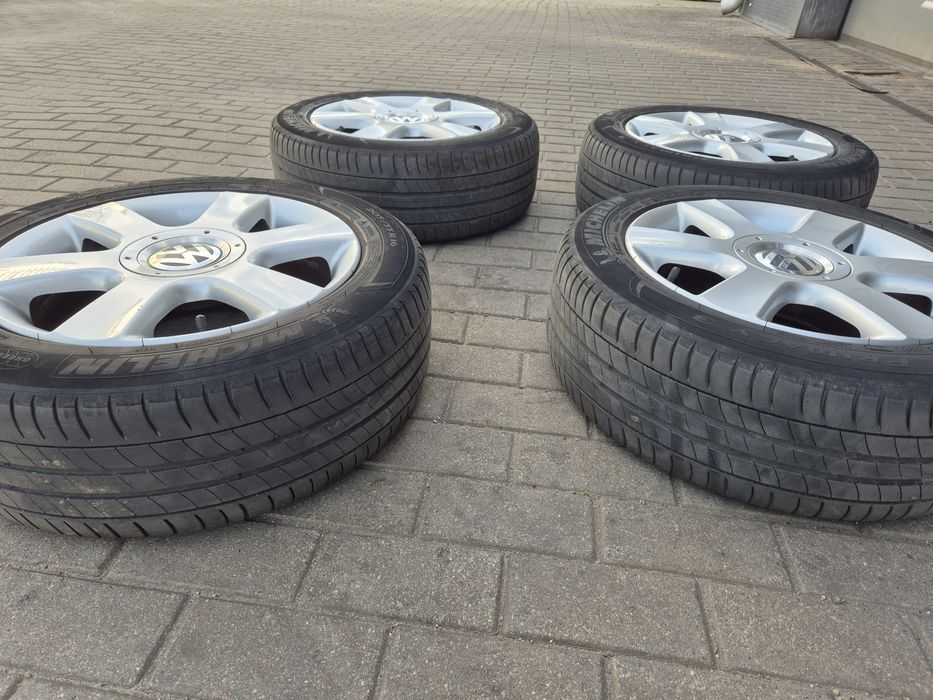 Piękne felgi Alu 16" oryginał VW 5x112 z oponami Michelin 205/55R16