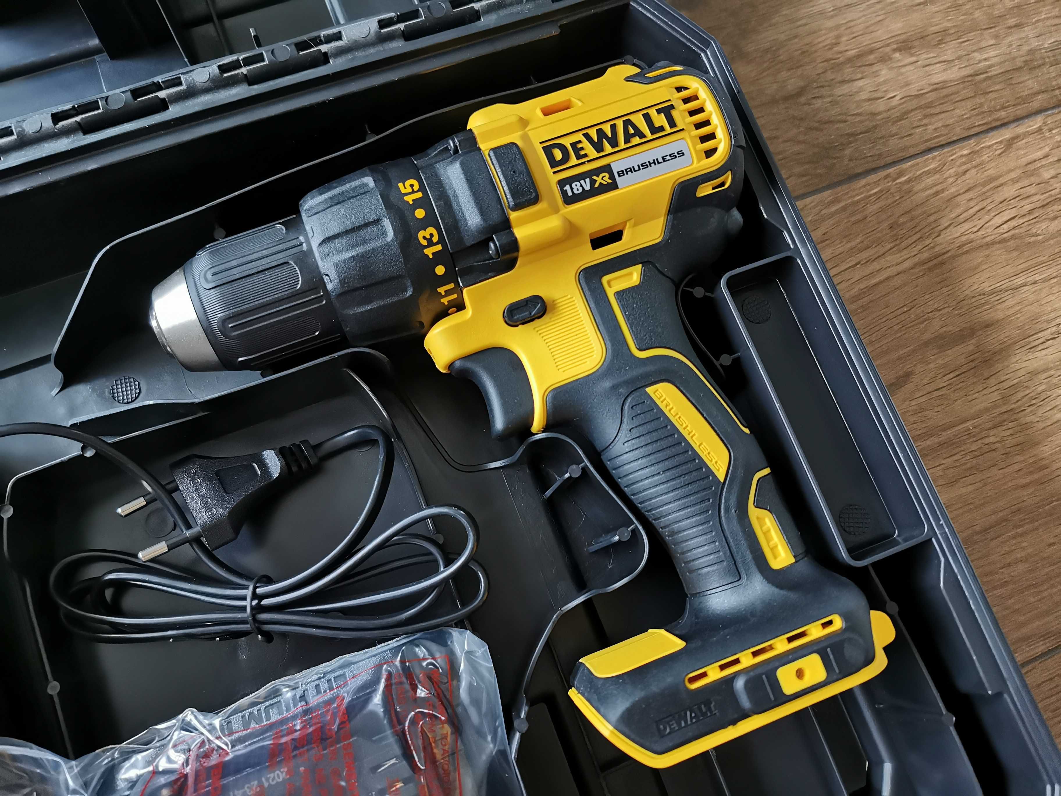 Wiertarko Wkrętarka DeWalt DCD777 XR li-ion 18V + oryginalna walizka