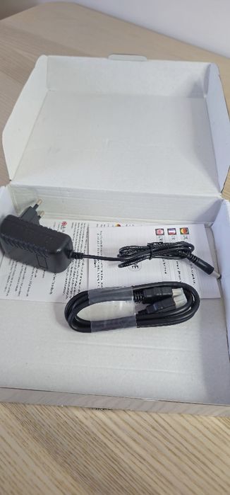 Nowy tuner satelitarny Full HD Echosat (HDMI, SCART, 2 piloty)