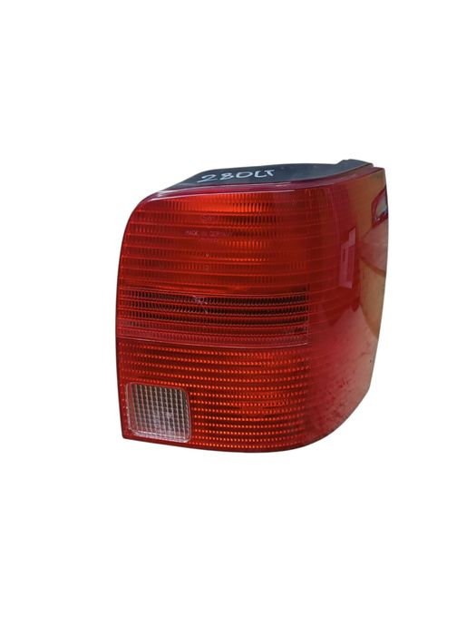 Lampa Prawy Tył Prawa Tylna VW Passat B5 Kombi Przedlift