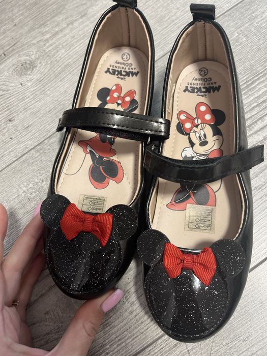 Туфлі лакові мікі стан нових