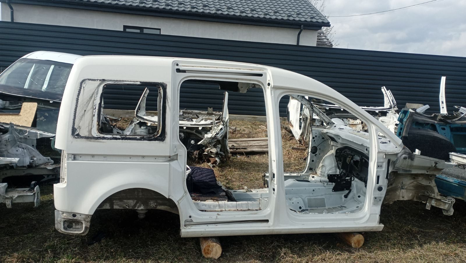 Фара vw caddy, разборка ,СТО, евакуатор