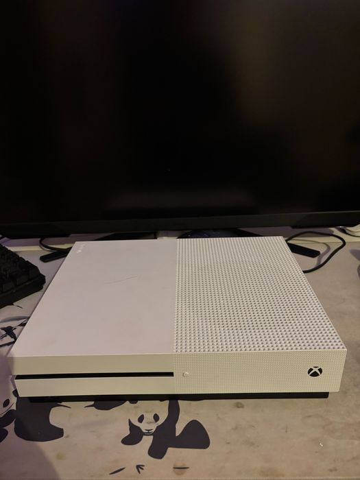 Xbox one s   В состоянии 8/10