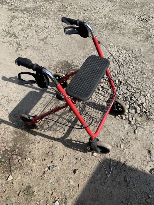 Ролатор ходунки для літніх людей