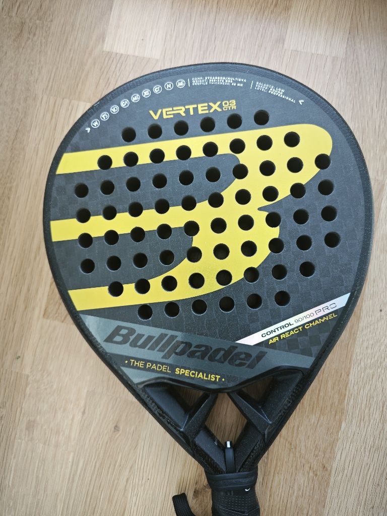 Raquete Bullpadel Vertex 03 CRT