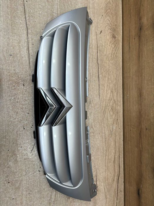 Grill atrapa zderzaka Citroen C3 Lift kolor ezrc