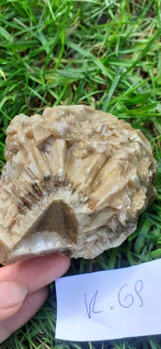 Kalcyt , mineral, czakra, bogactwo , antydepresant