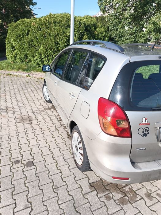 Toyota corolla Verso pierwsza rejestracja 2004 nowa polisa.