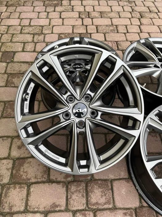 Alufelgi Kia 5x114,3 18 CZUJNIKI Ceed Proceed Optima Sportage SZARE