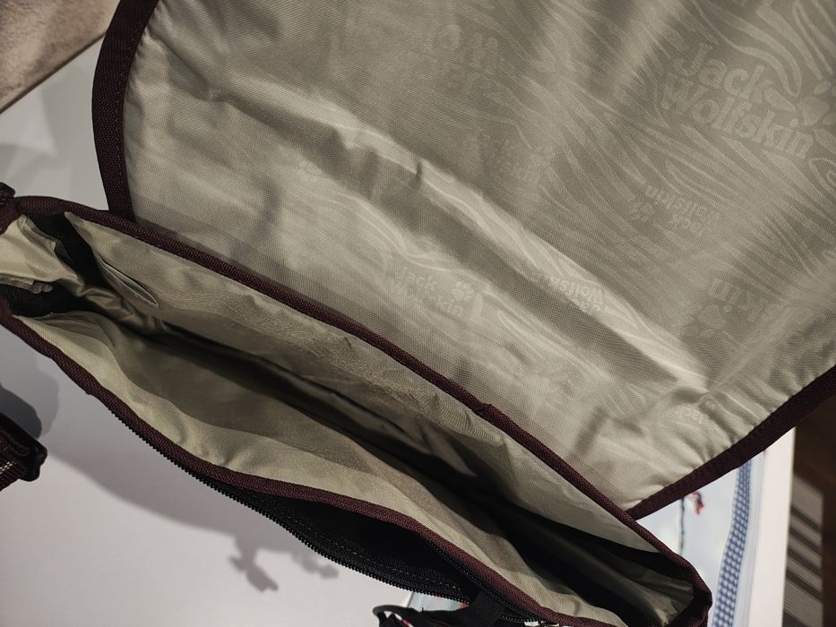 Bordowa torba na ramię Jack Wolfskin