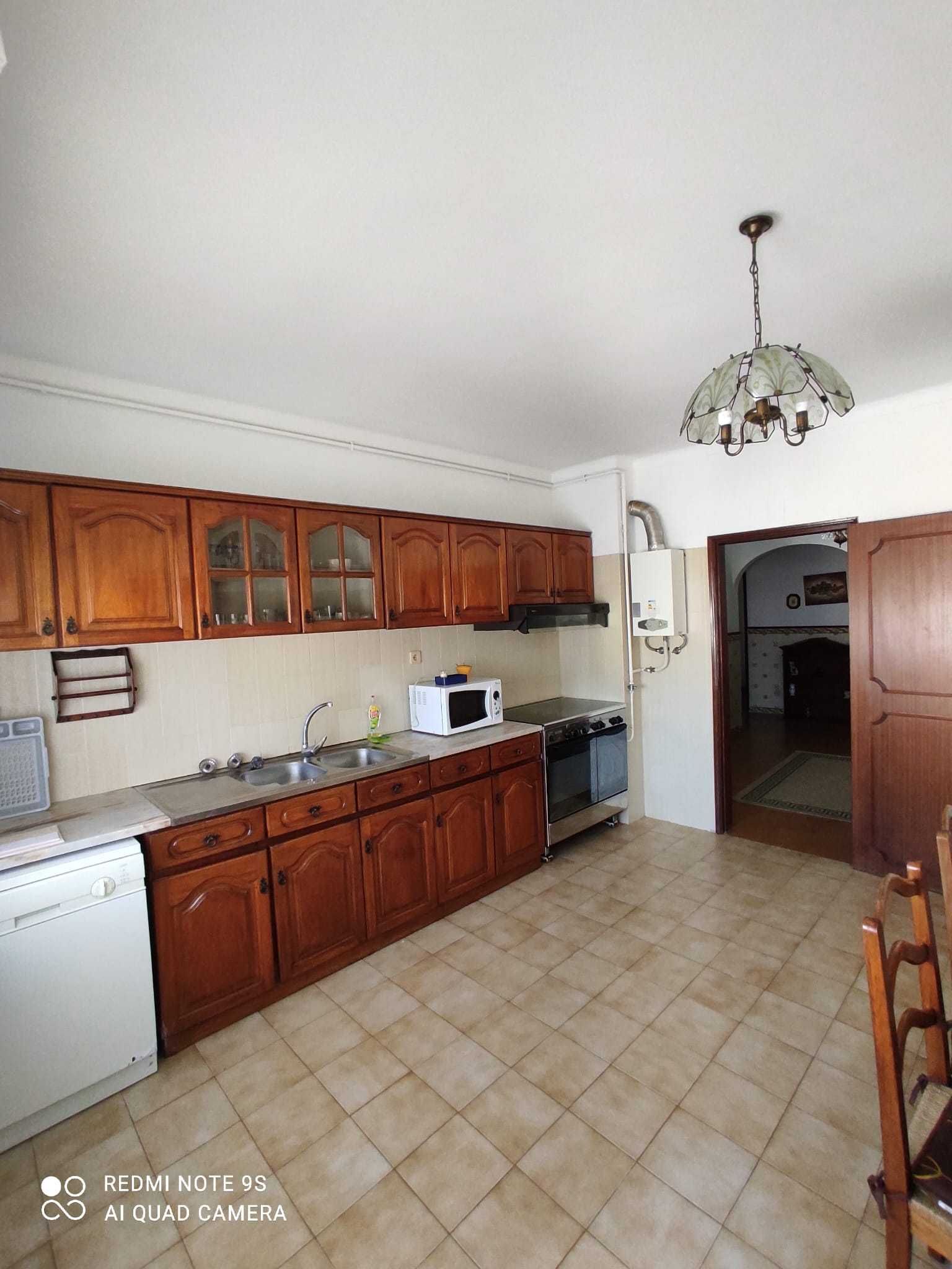Quarto para arrendar em apartamento T3 (São Martinho do Bispo)