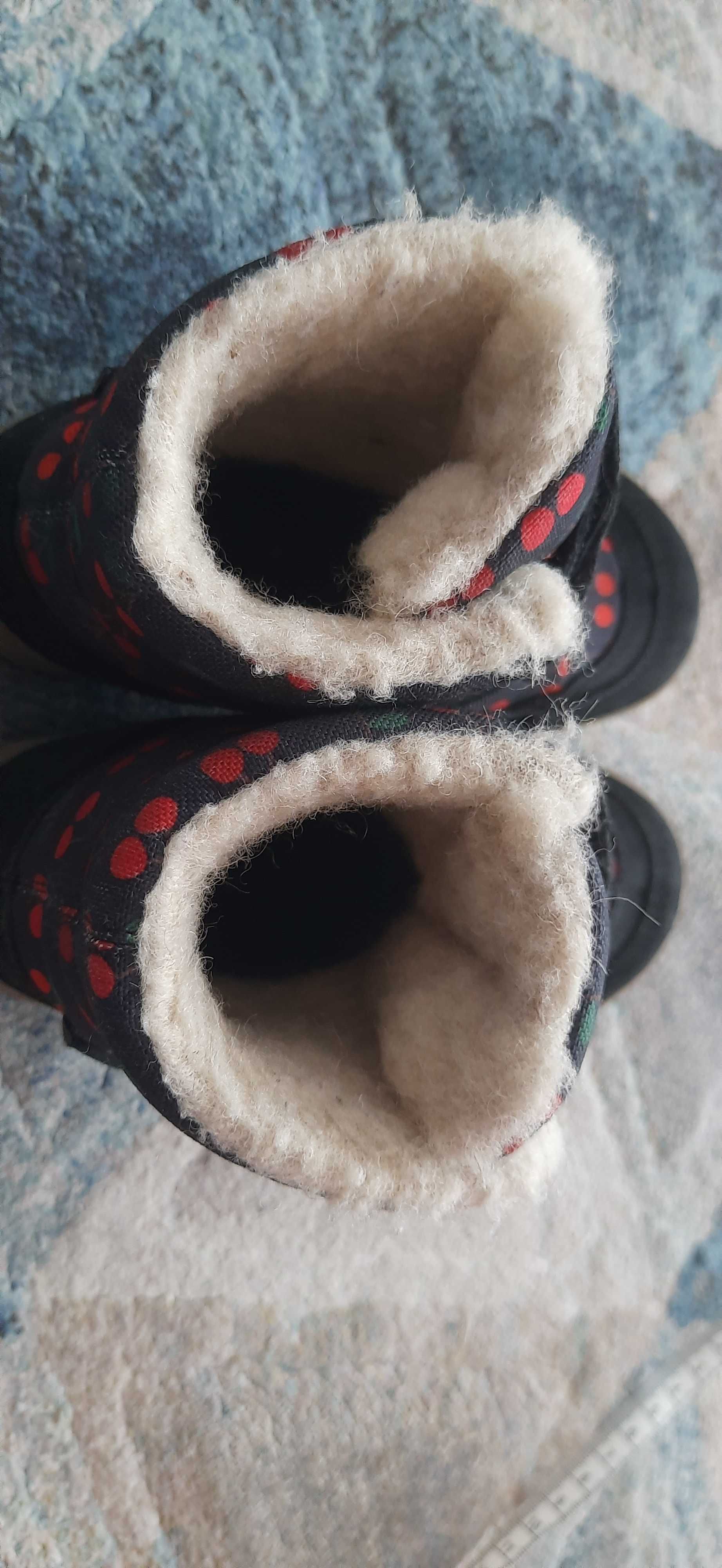 Zimowe buty dla dziewczynki Mido, rozm. 28