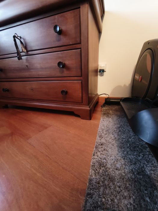 Cómoda de madeira maciça