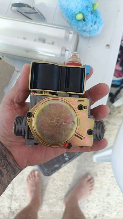 Vários artigos e bombas para caldeiras