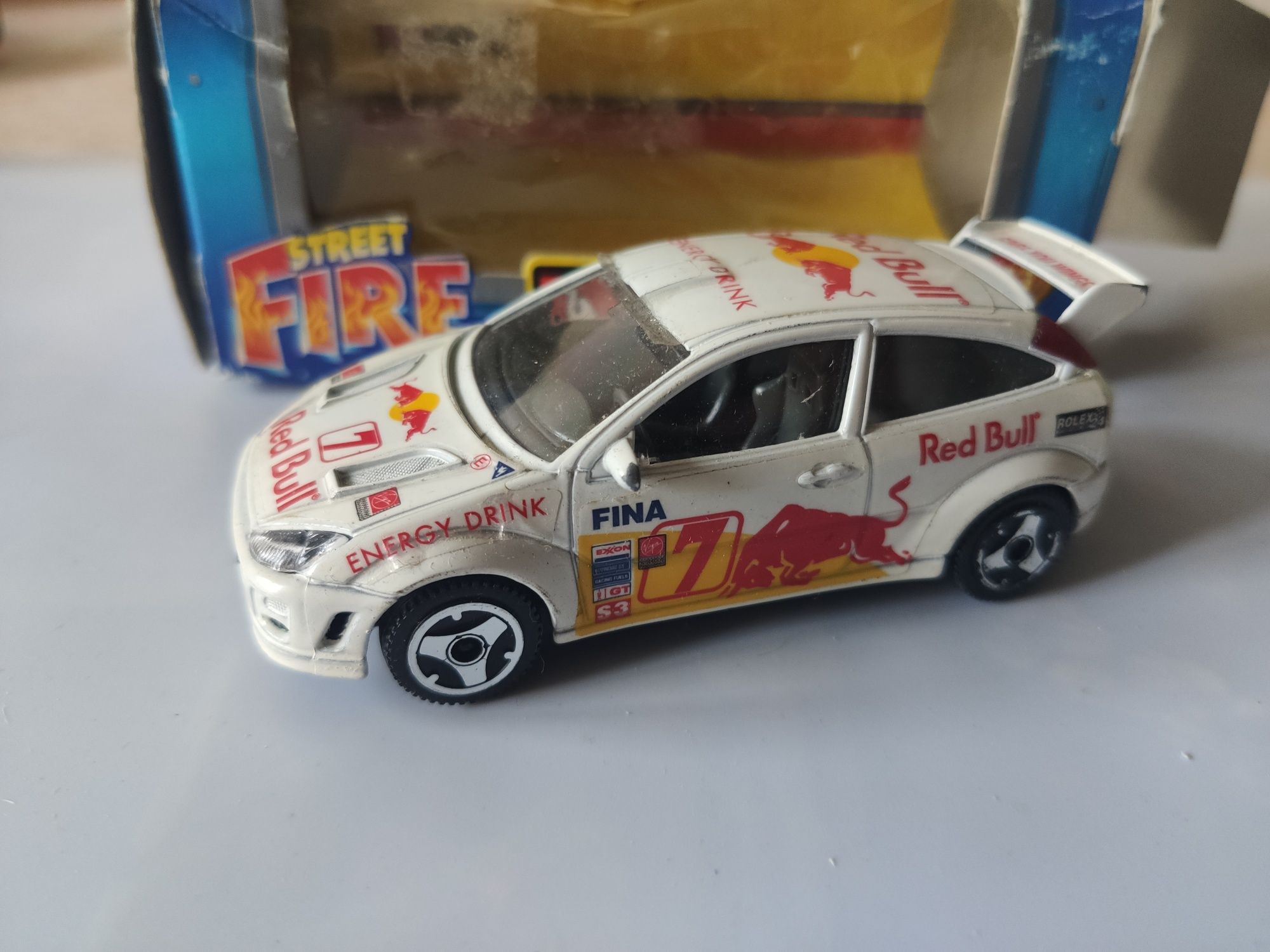 Ford Focus 1:43 bburago burago autko resorak nie maisto