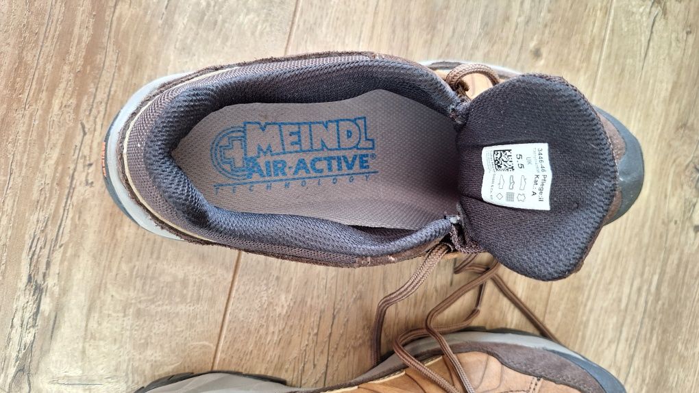 Трекінгові кросівки Meindl