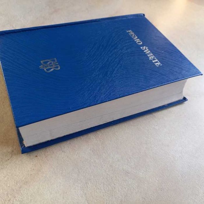 Biblia Warszawska z Apokryfami Pismo Święte wydanie 1990 r.