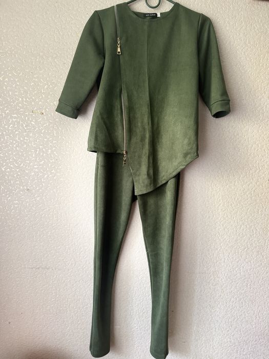 Косрюм брючний жіночий