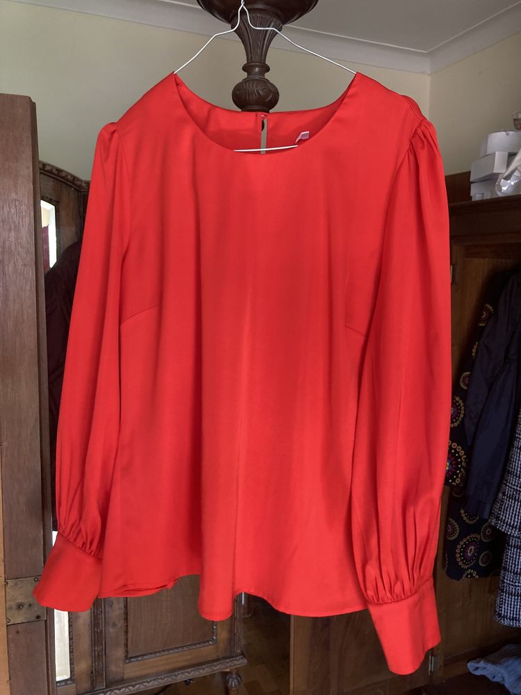 Novo Vestido vintage preta e blusa tunica vermelha