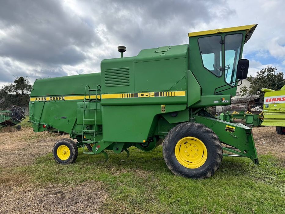 Комбайн свіжопригнаний John Deere 1052