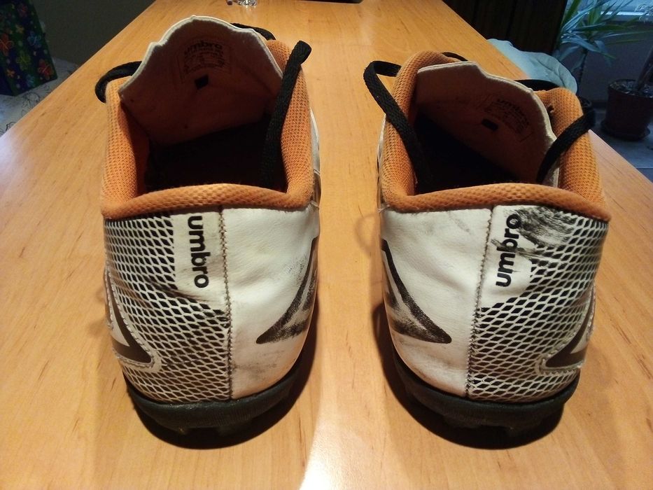 Buty piłkarskie turfy UMBRO r.43