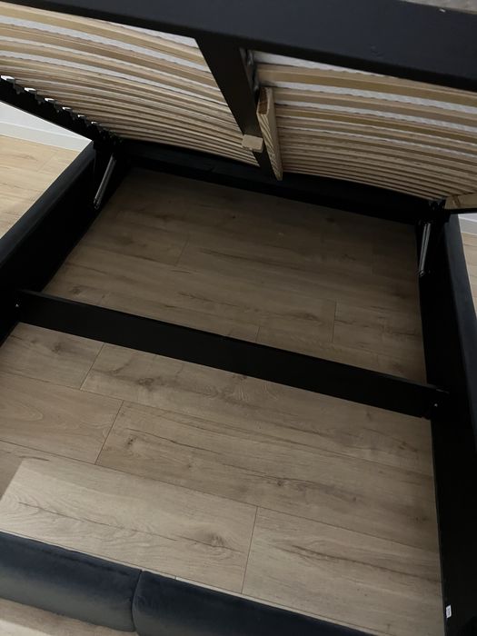 Łóżko z pojemnikiem 160x200