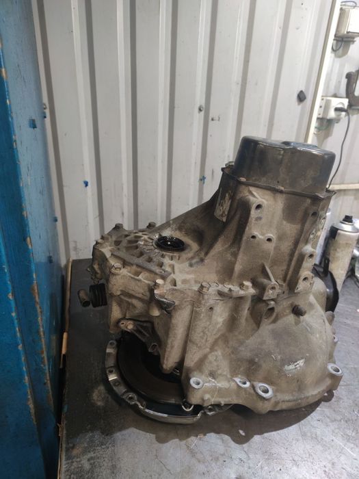 Коробка передач  Mazda