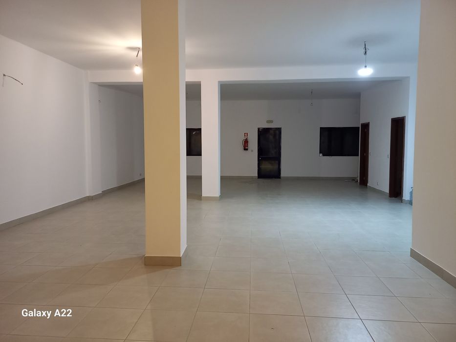 Arrendo Loja Edifício Venda Nova