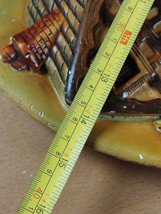 Prato Grande Em Relevo Vintage