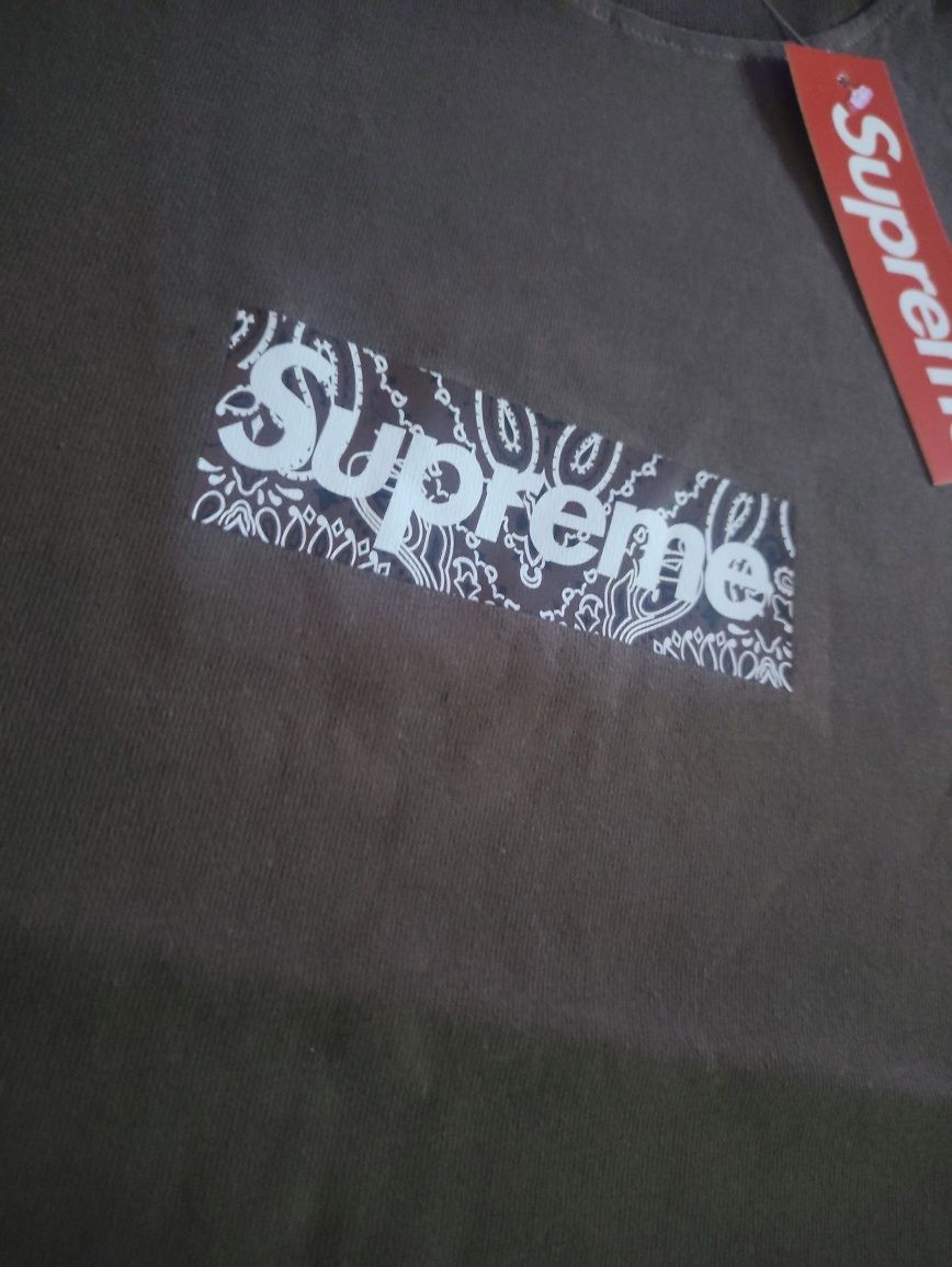 T-shirt Supreme nova