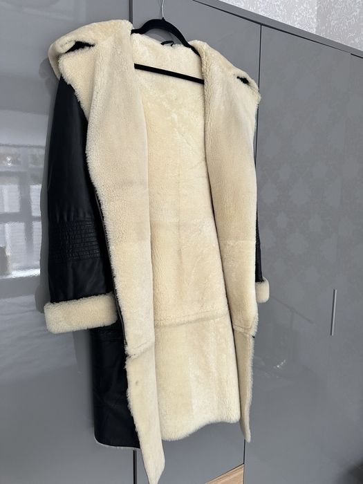 Продам кожаное пальто