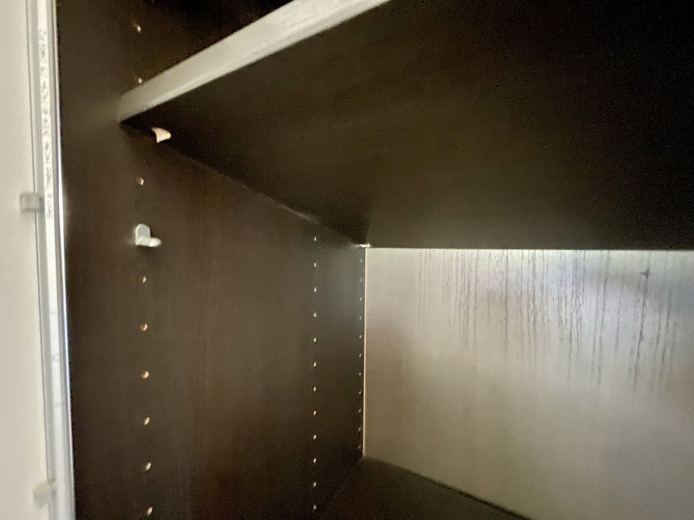Wysoka (139 cm) czarna komoda, witryna, regał Ikea, przeszklona