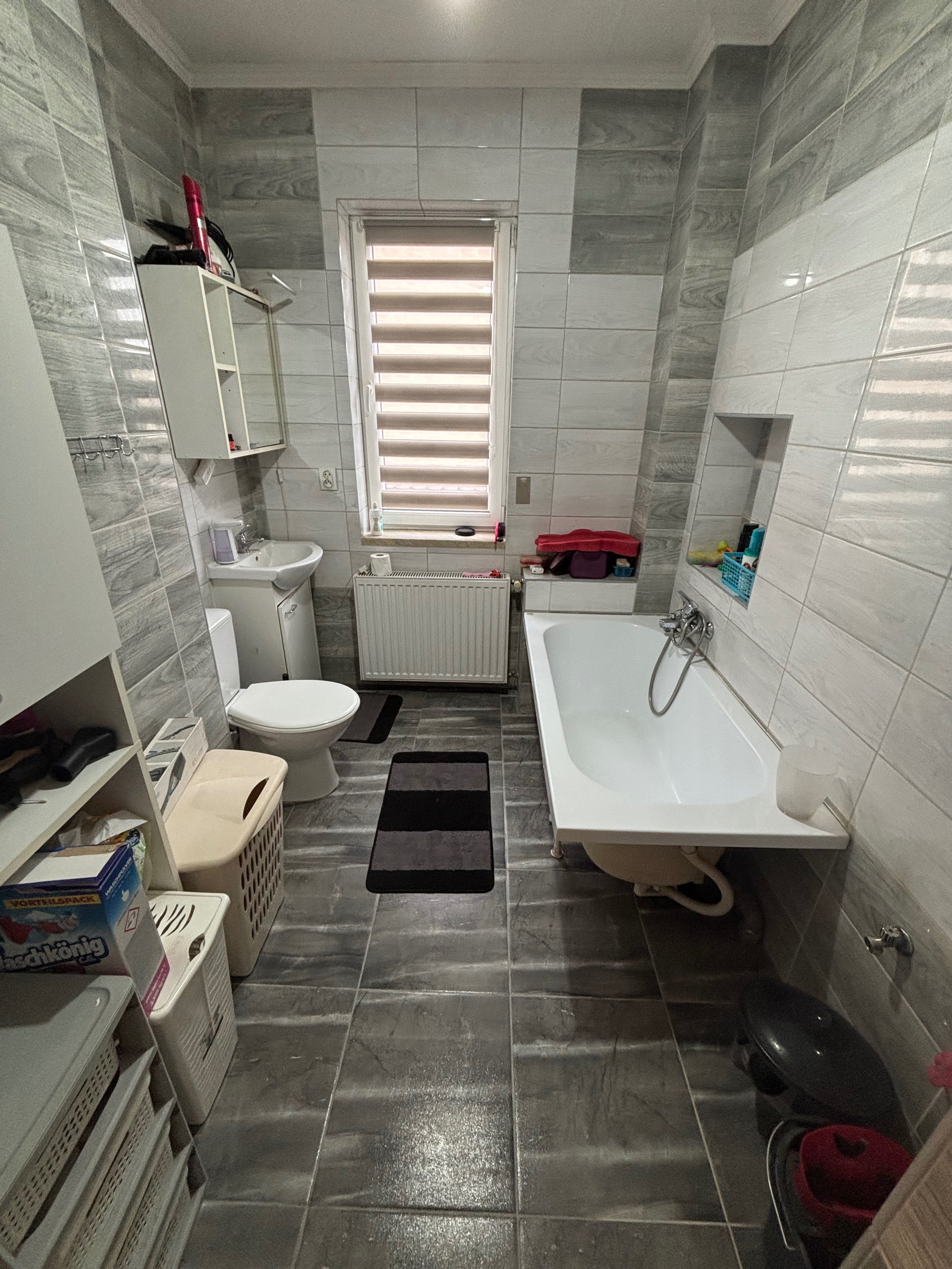 Duzy dom 6 pokoi 2 lazienki zabudowa blizniacza ok 180m2 dzialka ok 3a