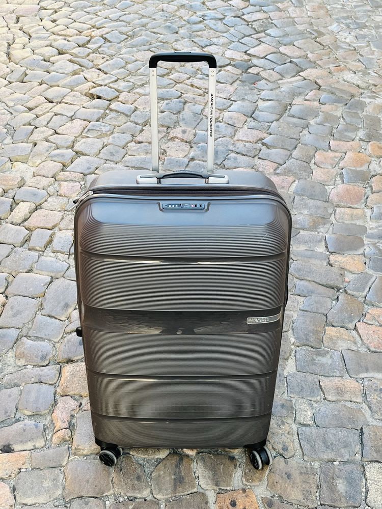 Nova Mala tamanho L - American Tourister Spinner