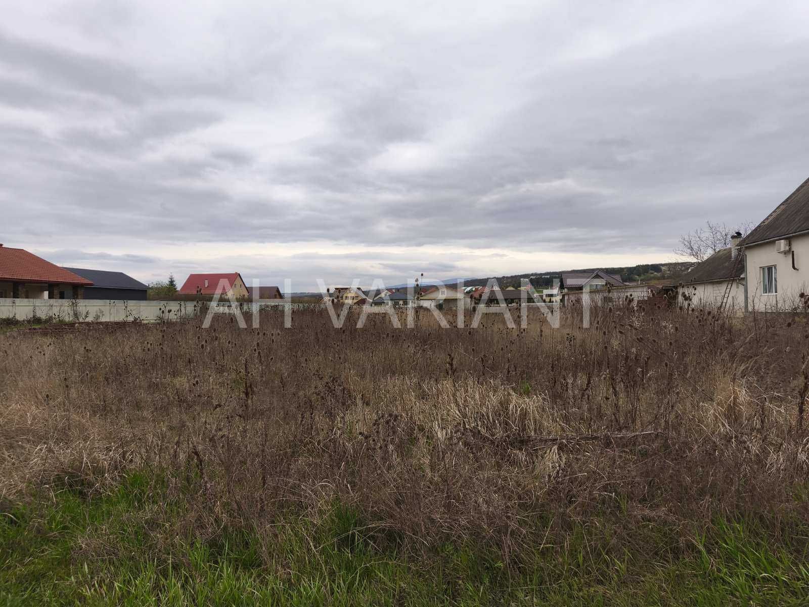 Продаються дві спарені земельні ділянки, с. Барвінок
Код: 26584