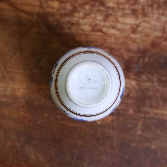 Pote com tampa em porcelana Artibus