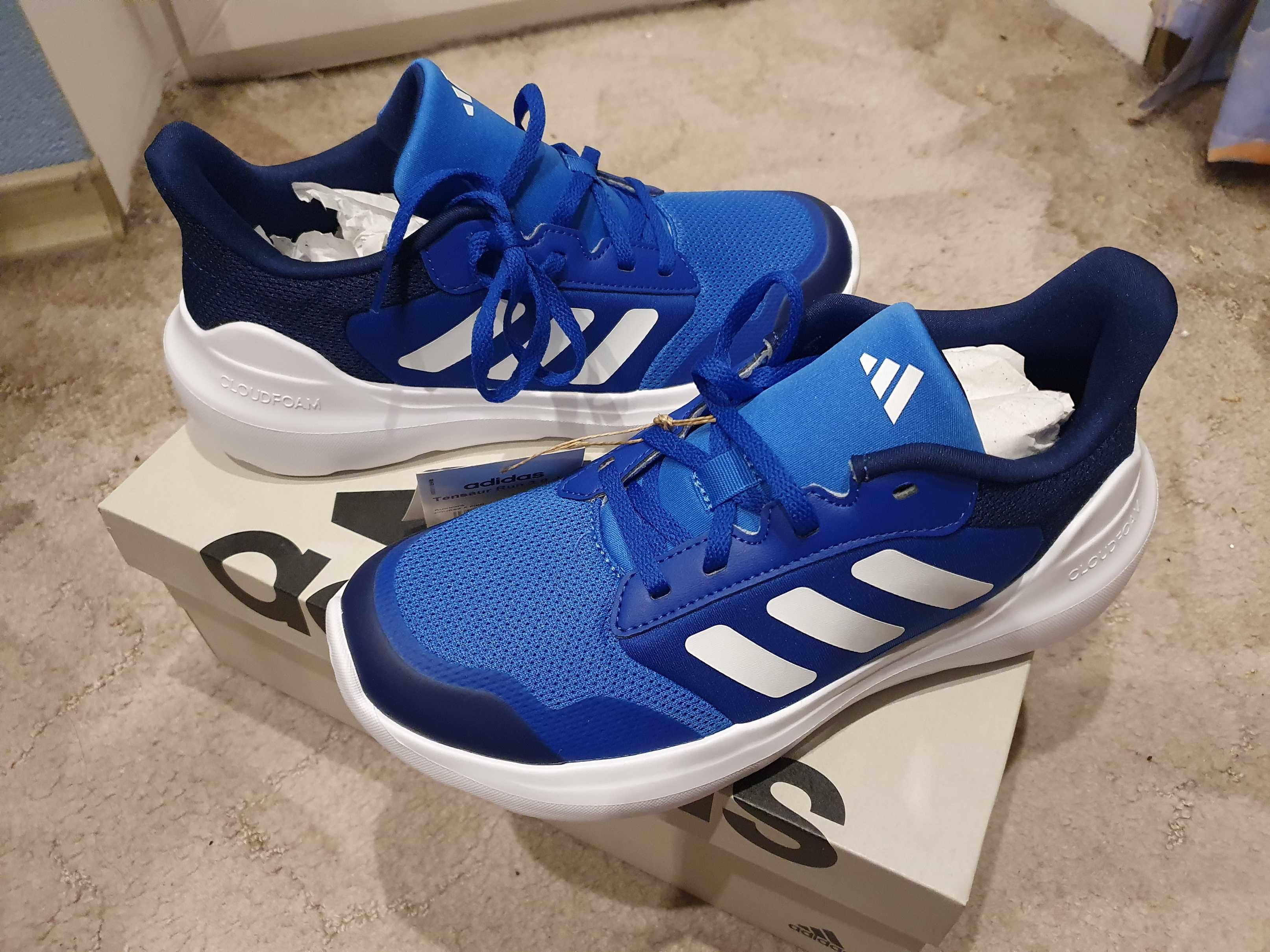 Кроссовки Adidas Tensaur Run новые, р.38, женские или на подростка.