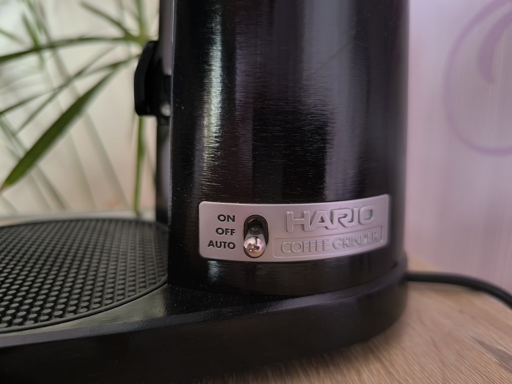 Електрокавомолка Hario V60 Electric Coffee Grinder / Електро кавомолка