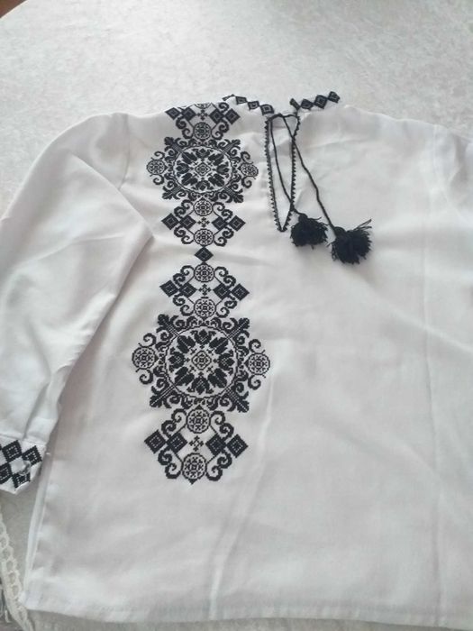 Вишиванка для хлопчика в ідеальному стані
