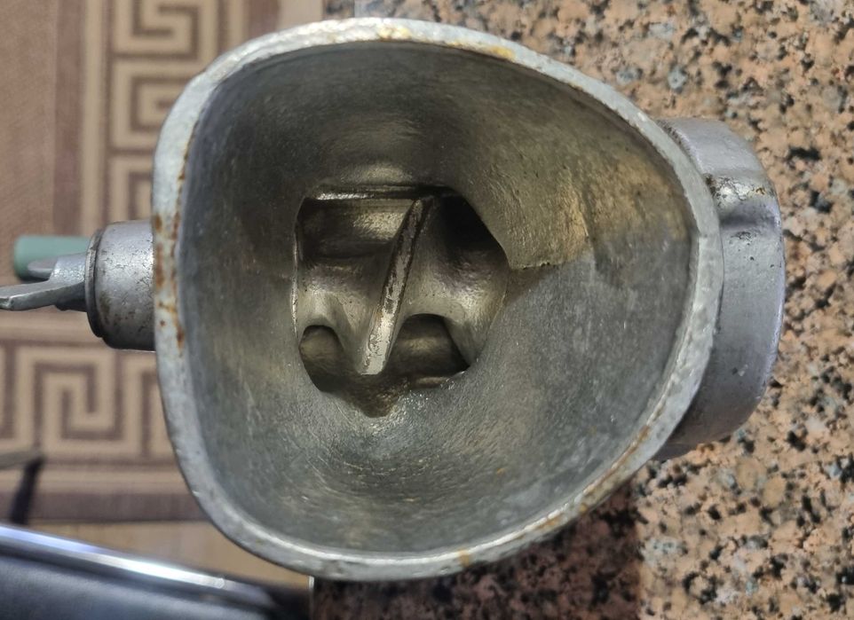 Мясорубка чугунная,  большая,  СССР