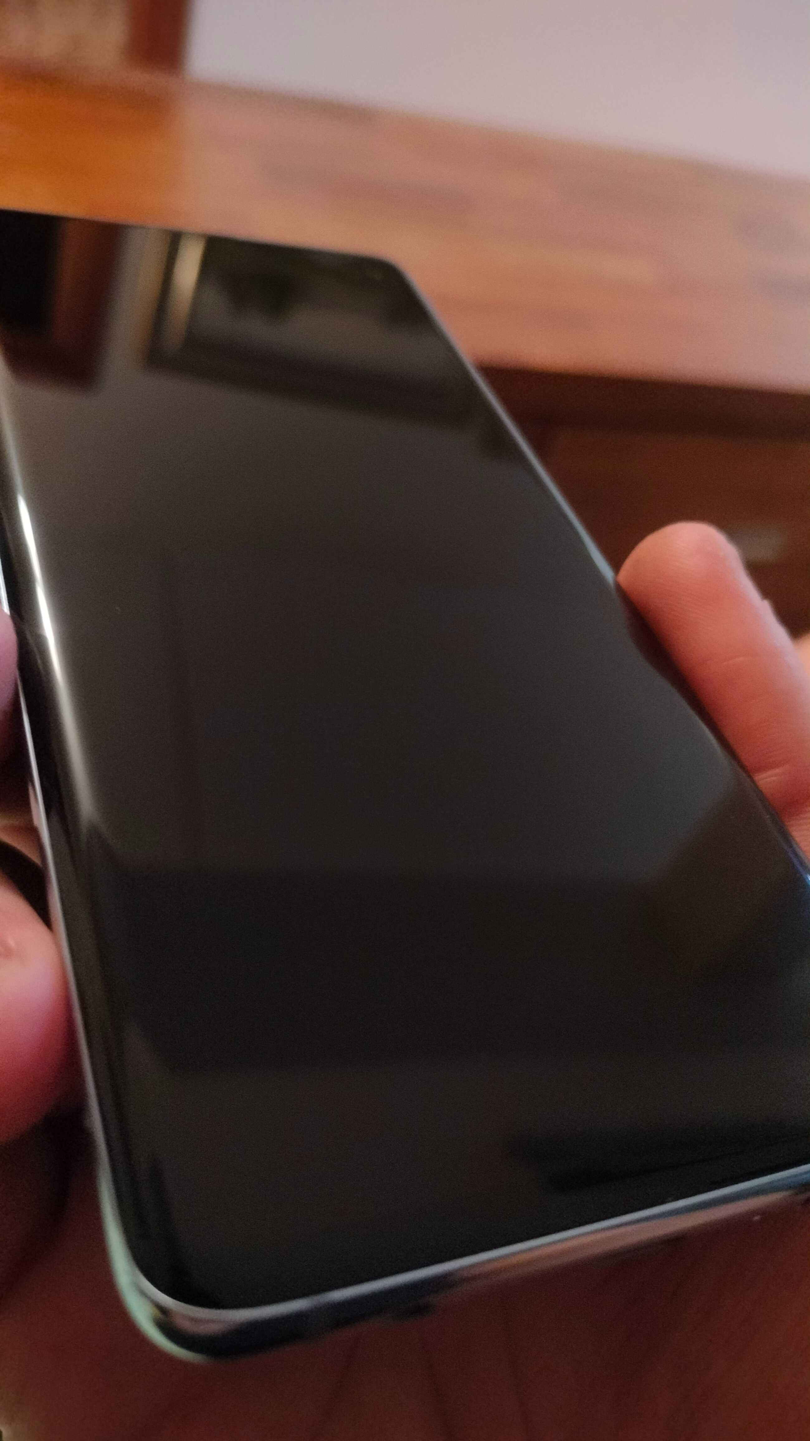 Galaxy S10 Odnowiony + pudełko, ładowarka, etui, szkło hartowane