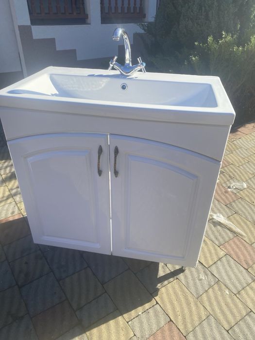 Тумба з умивальником