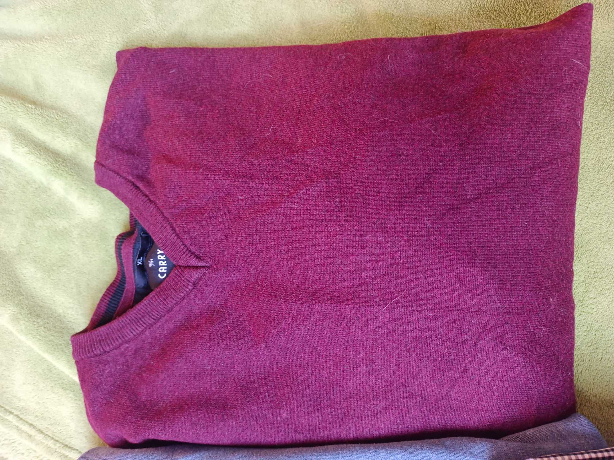 Zestaw trzech swetrów Carry Reserved plus koszula w kratę gratis L XL