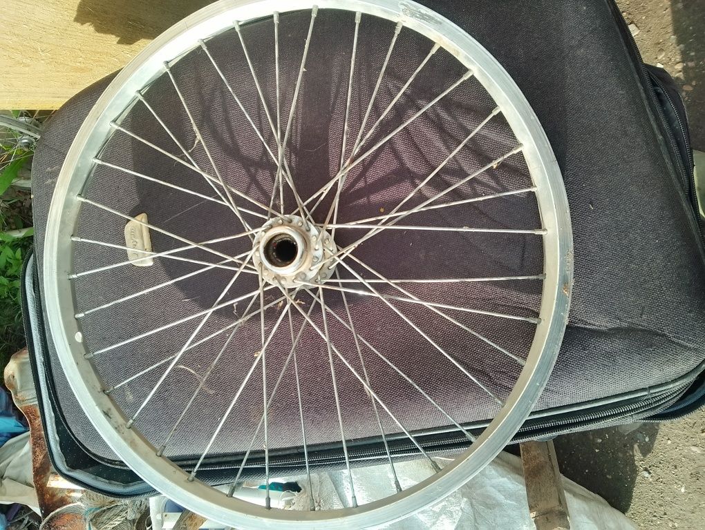 Колесо от велосипеда алюминиевое( размер 20)