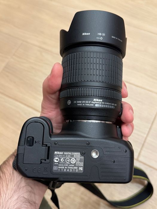 Nikon D3100 kit 18-105